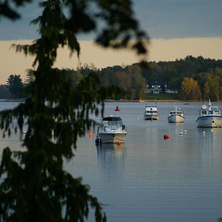 Fisherman'S Daughter B&B Mahone Bay Esterno foto
