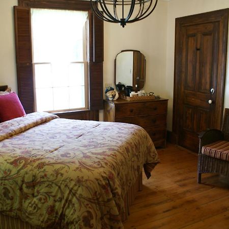 Fisherman'S Daughter B&B Mahone Bay Esterno foto