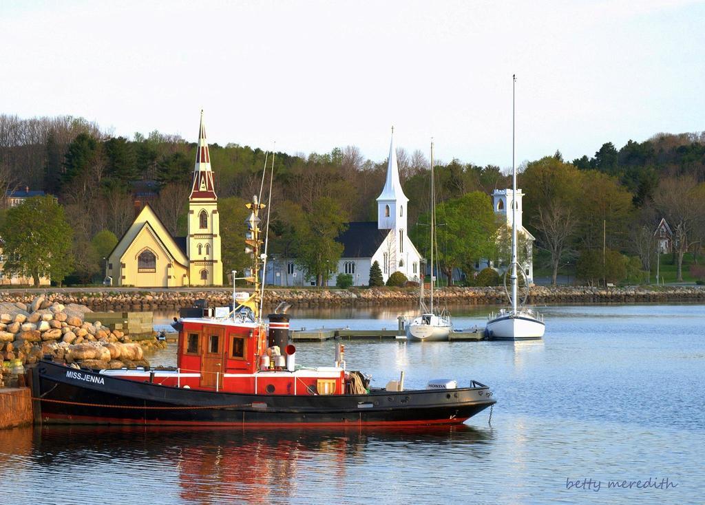 Fisherman'S Daughter B&B Mahone Bay Esterno foto