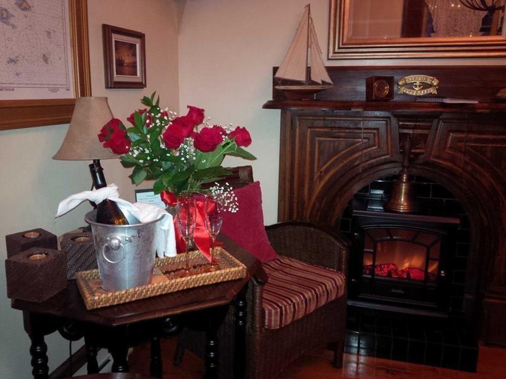 Fisherman'S Daughter B&B Mahone Bay Esterno foto